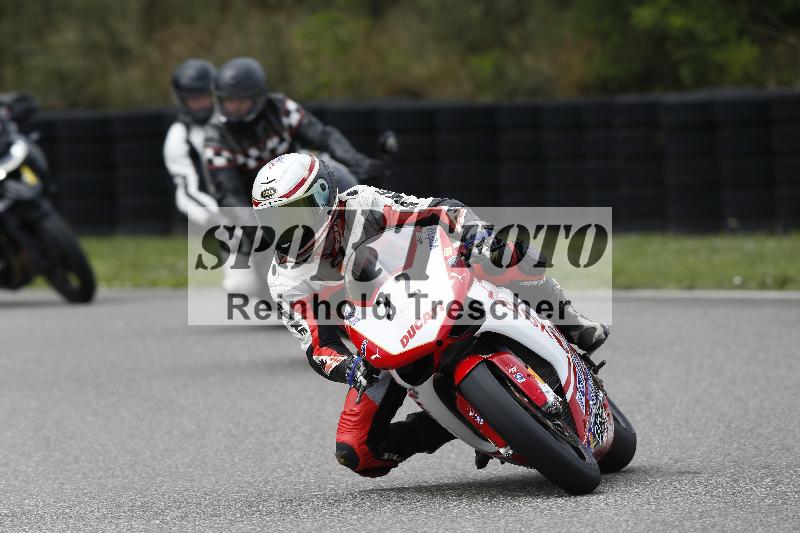 /37 28.07.2025 Dunlop Ride und Test Day ADR/Trackday Erfahren gelb Trackday schnell  rot/32